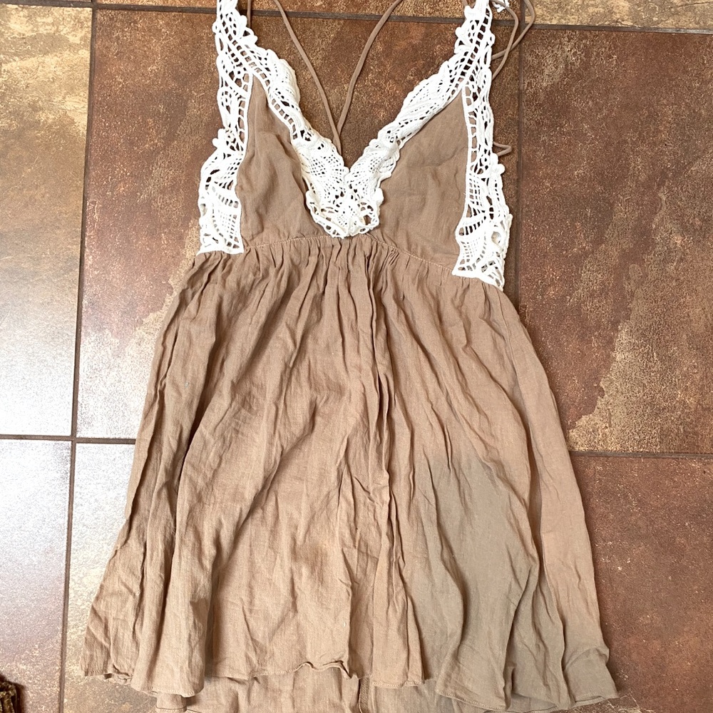 Lace detailed tan mini dress sabo skirt